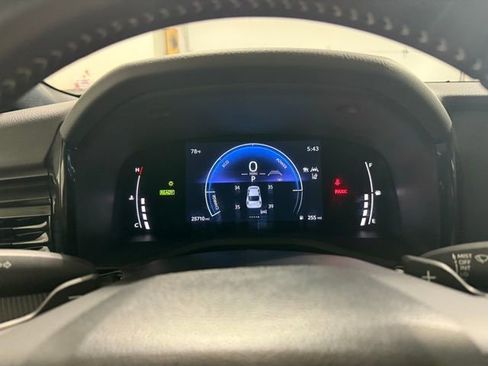 Used 2025 Toyota Camry SE image 12