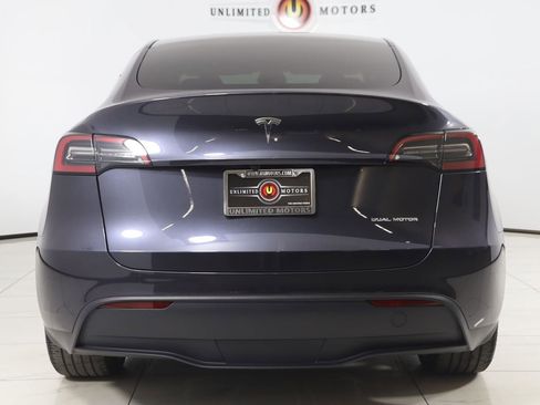Used 2024 Tesla Model Y Long Range AWD/4WD image 44