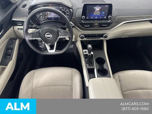Used 2025 Nissan Altima 2.5 SV FWD image 25
