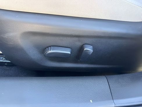 Used 2025 Nissan Altima 2.5 SV image 10