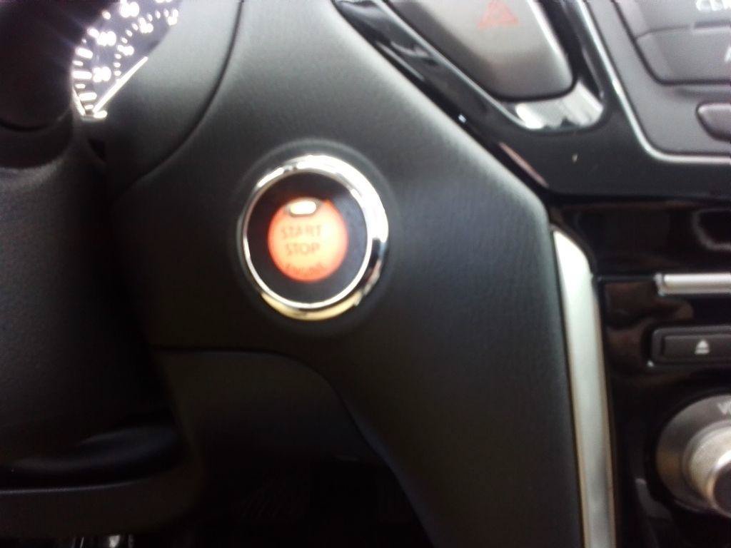 Used 2020 Nissan Pathfinder S FWD image 13
