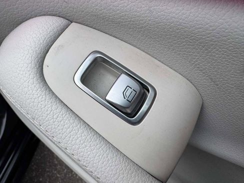 Used 2015 Mercedes-Benz S 550 Sedan image 29