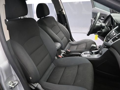 Used 2016 Chevrolet Cruze LT FWD image 27