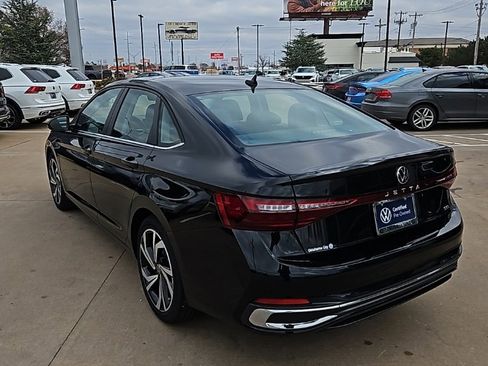 Used 2025 Volkswagen Jetta SEL image 7