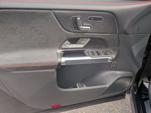 Certified 2025 Mercedes-Benz GLB 250 4MATIC image 14