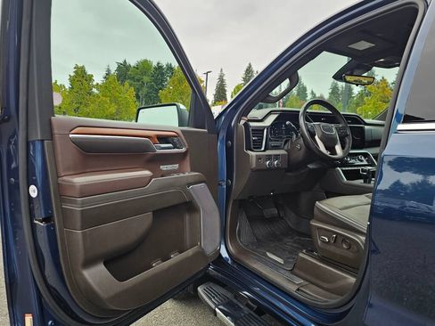 Used 2023 GMC Sierra 1500 Denali w/ Technology Package AWD/4WD image 23
