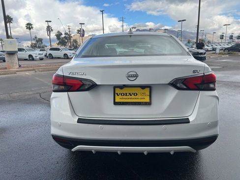 Used 2024 Nissan Versa SV image 4