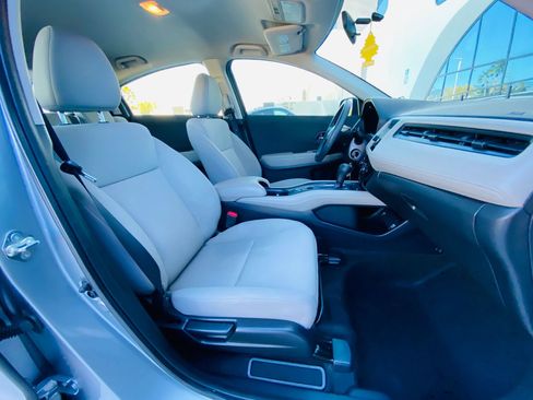 Used 2019 Honda HR-V LX image 39