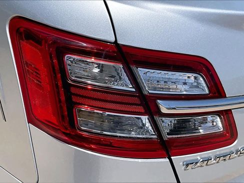 Used 2013 Ford Taurus Limited FWD image 26