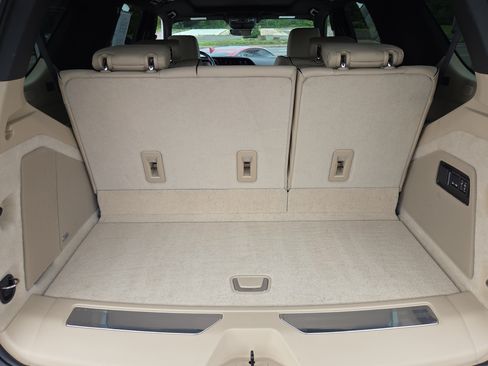 Used 2024 Cadillac Escalade Premium Luxury w/ Performance Package AWD/4WD image 34