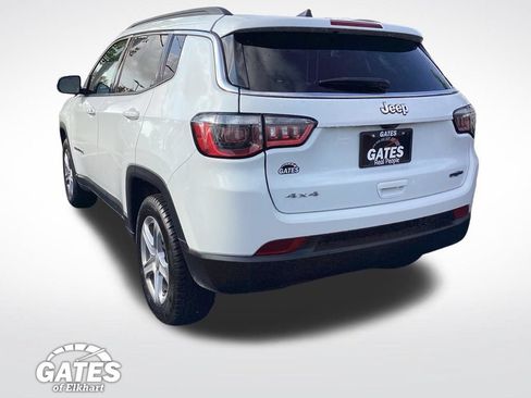Used 2024 Jeep Compass Latitude AWD/4WD image 8