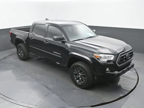Used 2021 Toyota Tacoma SR5 RWD image 30
