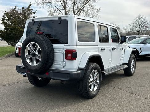 Used 2021 Jeep Wrangler Unlimited Sahara AWD/4WD image 2