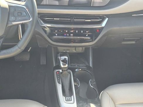 Used 2025 Buick Envista Avenir image 17