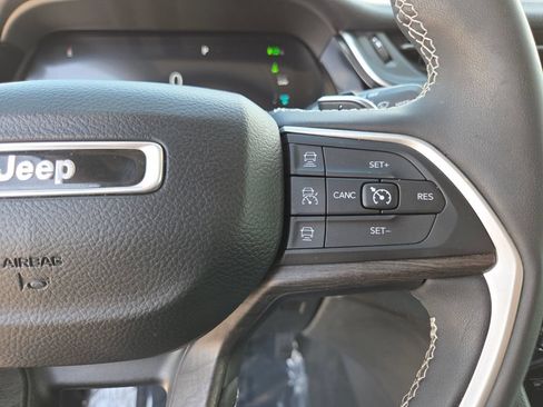 Used 2023 Jeep Grand Cherokee 4WD 4xe image 35