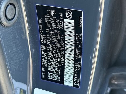 Used 2025 Toyota Camry LE FWD image 32