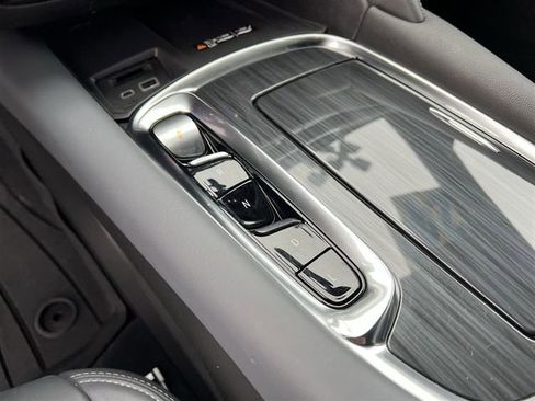 Certified 2024 Buick Enclave Essence w/ LPO, Floor Liner Package AWD/4WD image 25