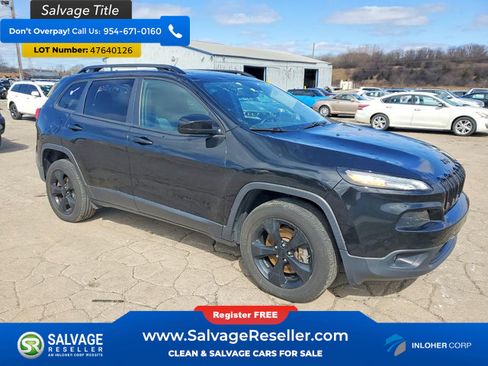 Used 2018 Jeep Cherokee Latitude w/ Altitude Package AWD/4WD image 5