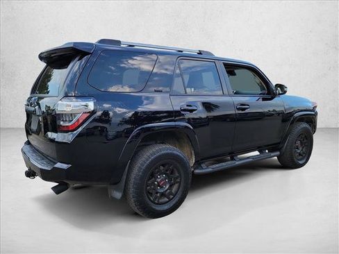 Used 2022 Toyota 4Runner SR5 Premium w/ Moonroof Package AWD/4WD image 5