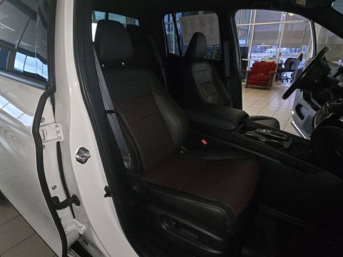 Used 2025 Honda Ridgeline Black Edition image 25