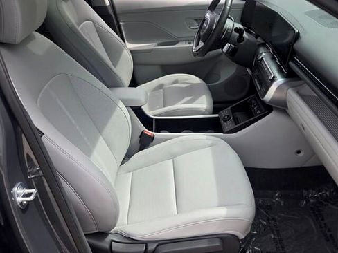 Used 2024 Hyundai Kona Limited FWD image 17