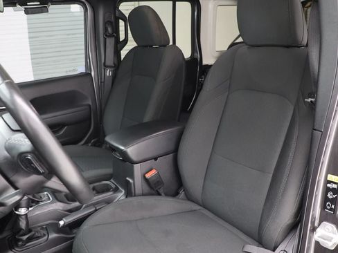Used 2023 Jeep Wrangler Unlimited w/ Cold Weather Group AWD/4WD image 15