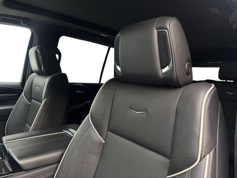 Used 2023 Cadillac Escalade Sport AWD/4WD image 28