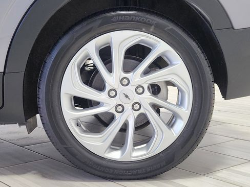 Used 2023 Chevrolet Bolt EUV LT FWD image 10
