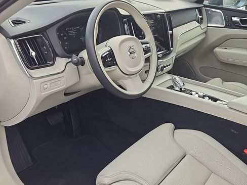 Used 2021 Volvo XC60 T8 Inscription w/ Advanced Package image 14