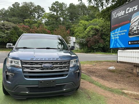 Used 2018 Ford Explorer XLT w/ Equipment Group 202A AWD/4WD image 2