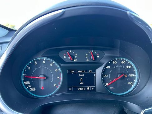 Used 2021 Chevrolet Malibu LT FWD image 21
