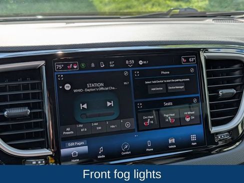 Used 2023 Chrysler Pacifica Touring-L FWD image 18