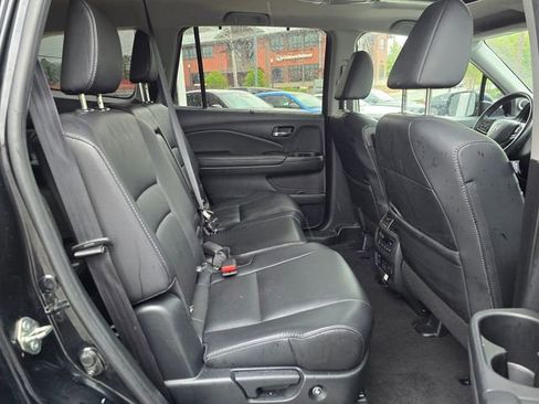 Used 2020 Honda Pilot Touring image 40