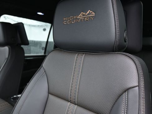 New 2026 Chevrolet Suburban High Country image 21