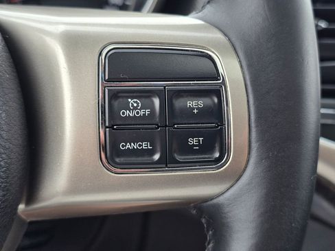 Used 2013 Jeep Grand Cherokee Laredo AWD/4WD image 32