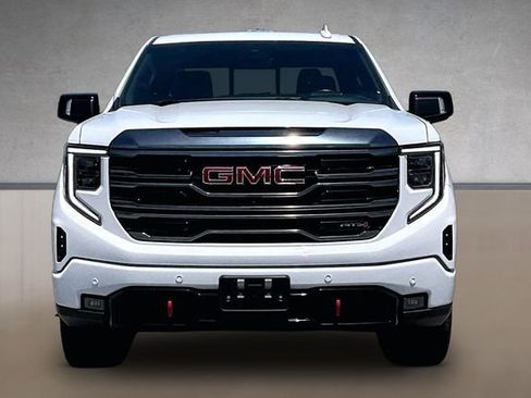 Used 2022 GMC Sierra 1500 AT4 w/ AT4 Premium Package AWD/4WD image 3