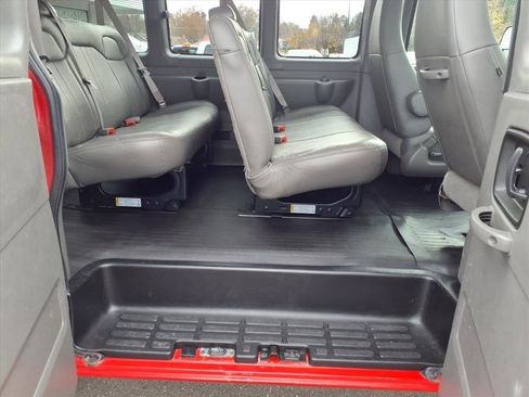 Used 2019 Chevrolet Express 2500 LS w/ Driver Convenience Package image 23