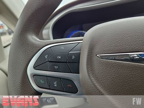Used 2020 Chrysler Voyager LX FWD image 15