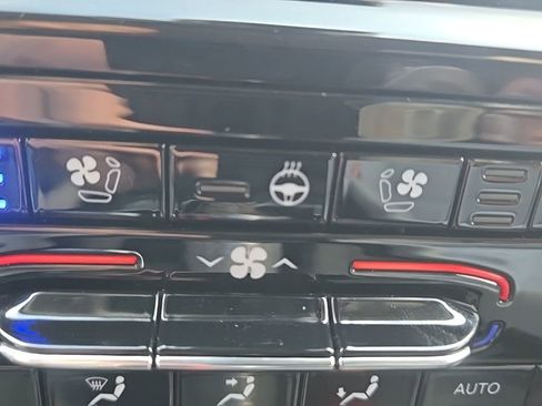 Used 2021 Jeep Grand Cherokee L Overland w/ Advanced Protech Group III image 22