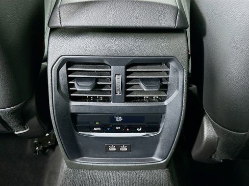 Used 2025 BMW 330i Sedan w/ Convenience Package image 26