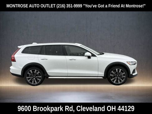 New 2026 Volvo V60 B5 Cross Country Ultra w/ Protection Package Premier image 6