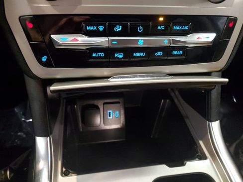Used 2022 Ford Explorer XLT w/ Equipment Group 202A AWD/4WD image 20