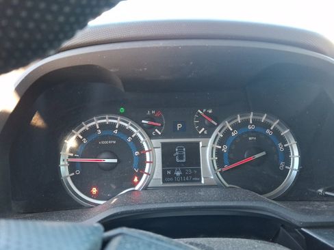 Used 2015 Toyota 4Runner SR5 image 3