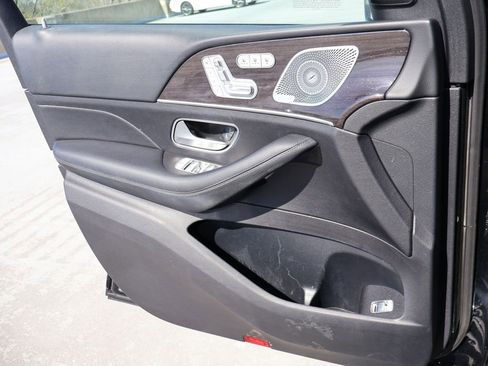 Used 2020 Mercedes-Benz GLS 450 4MATIC image 37