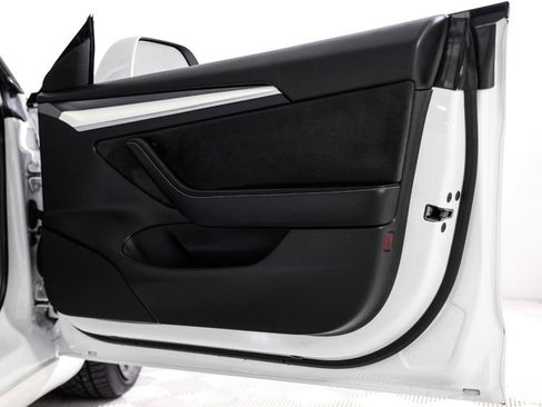 Used 2021 Tesla Model 3 Performance image 39