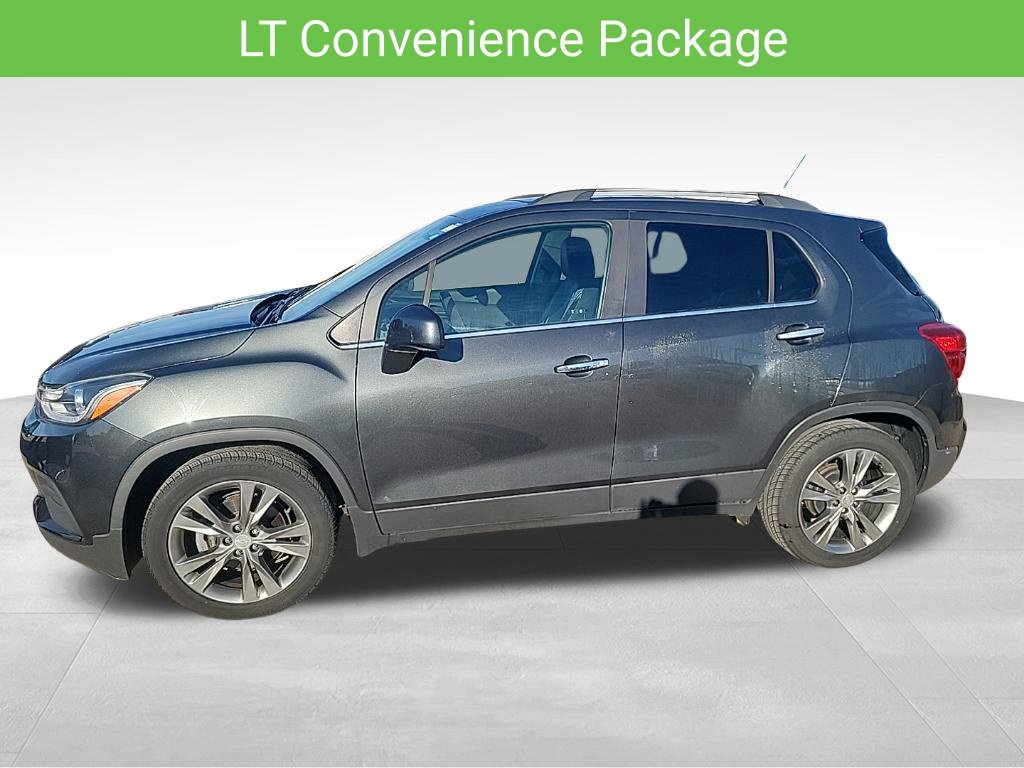 Used 2020 Chevrolet Trax LT w/ Sun & Sound Package FWD image 10