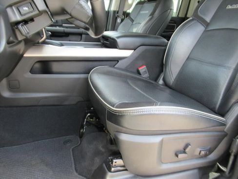 Used 2024 RAM 2500 Laramie image 17