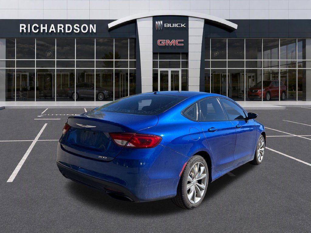 Used 2015 Chrysler 200 S FWD image 5