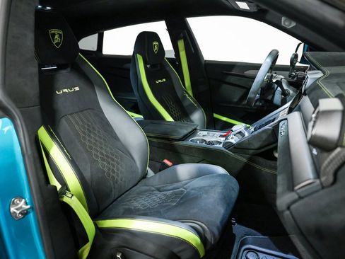 Used 2023 Lamborghini Urus Performante image 18