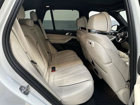 Used 2019 BMW X5 xDrive50i w/ M Sport Package AWD/4WD image 11